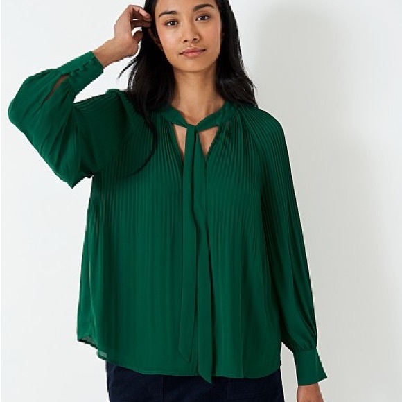 Tops - Woman’s dressy blouse size Large